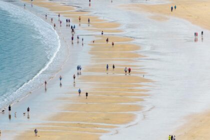 tragedie in spania cel putin cinci morti dupa prabusirea unei pasarele pe o plaja 69a7c7d5c084c