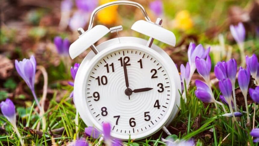 trecerea la ora de vara 2026 la ce ora se dau ceasurile inainte cu o ora 69c78ff898736
