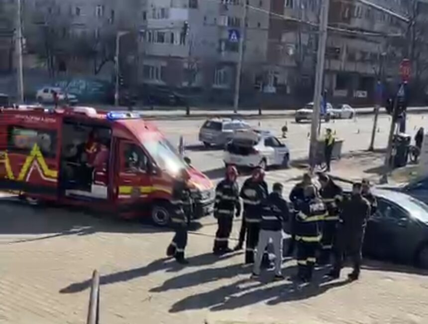 trei autoturisme au intrat in coliziune in municipiul iasi o persoana a fost ranita 69ac1cfa7ae42
