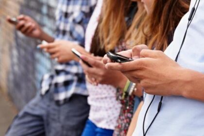 tu alegi intre uz si abuz de internet astazi se da startul celei mai mari campanii pentru tineri organizata de institutul socola in parteneriat cu isj iasi 69aa35f312361