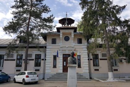 tu alegi intre uz si abuz de internet cea mai ampla campanie de constientizare in randul elevilor a pericolelor reprezentate de utilizarea excesiva a mediului online 69a95d0f26c1f