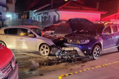 un duster s a izbit violent de un opel astra pe strada eternitate in tatarasi video 69ac6f743d374