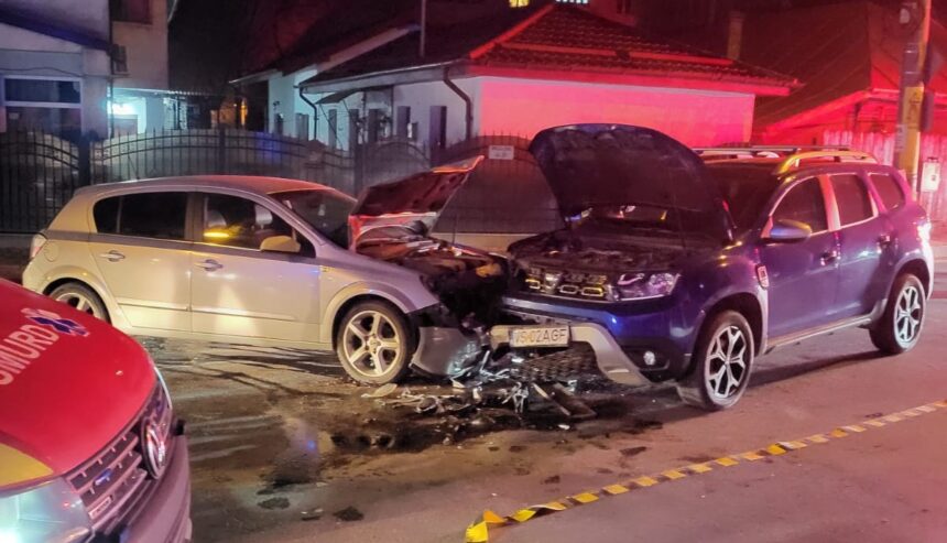 un duster s a izbit violent de un opel astra pe strada eternitate in tatarasi video 69ac6f743d374