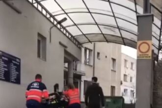 un elev a murit in timpul orei de educatie fizica profesorul a incercat sa il resusciteze 69a7bf093bdd3