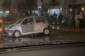 video accident in nicolina aproape de miezul noptii un matiz a ajuns in afara drumului 69c8c7ad0f620