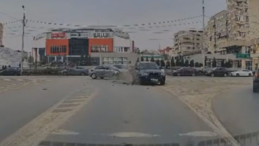 video accidentul de la hala centrala surprins de o camera de bord 69a5a6b436eb4