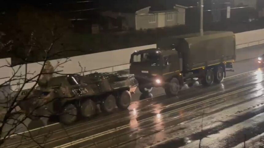 video armata romana in actiune la iasi camion militar ramas in pana si tractat prin oras de un transportor amfibiu blindat tab 69cc1e017a2f7