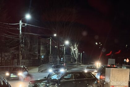 video doua masini s au facut zob la baltati un sofer care intoarcea pe europeana a uitat sa se mai asigure 69af7162f32c0