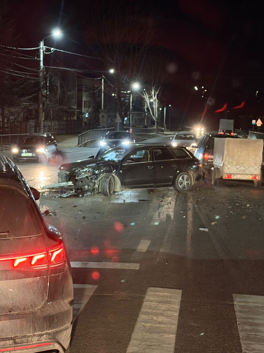 video doua masini s au facut zob la baltati un sofer care intoarcea pe europeana a uitat sa se mai asigure 69af7162f32c0