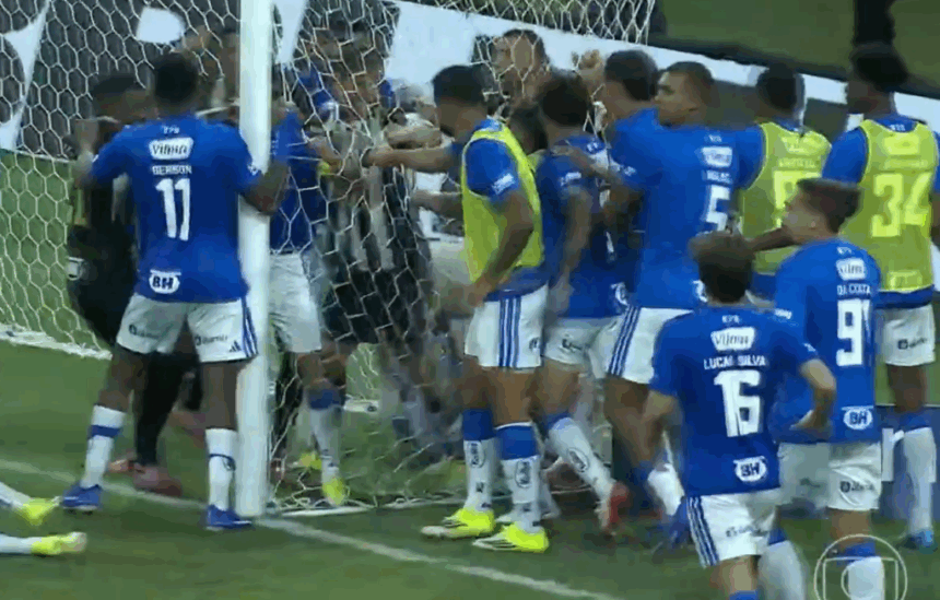 video haos pe teren in brazilia o finala s a transformat intr o bataie generala cu 23 de eliminari 69ae8ee0e5107