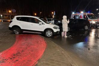 video impact intre trei autoturisme in copou mai multe persoane au avut nevoie de ingrijiri medicale 69bb9531f320a