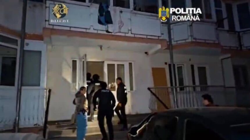 13 retinuti in dosarul traficantilor de droguri care vindeau elevilor foloseau metoda dead drop 69ea9bdcc8c67