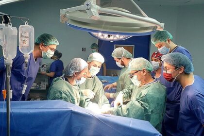 25 de ani de la primul transplant renal de la iasi prof dr adrian covic avem peste 550 de interventii reusite si ingrijim peste 800 de pacienti 69eb6da98c35e