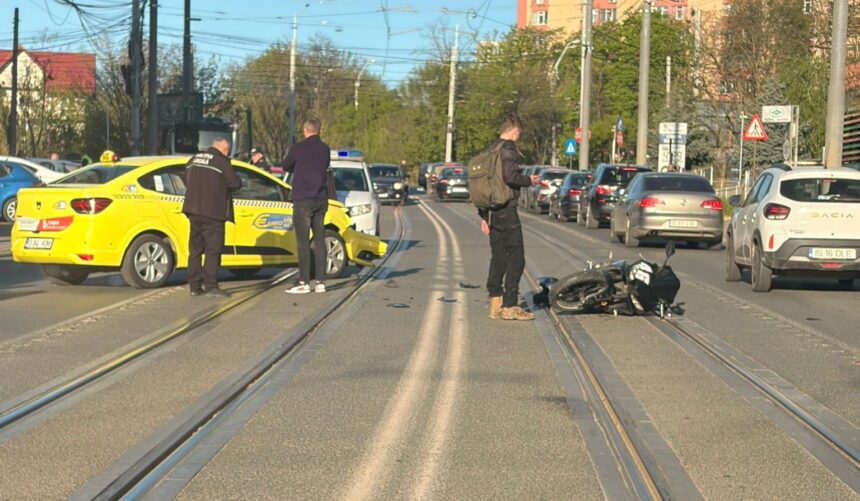 accident intre o motocicleta si un taxi in zona 2 baieti din tatarasi 69eef8baf2df9