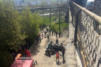 accident teribil in iasi o masina zdrobita dupa ce a cazut de pe podul bucium 69eb23d590d45