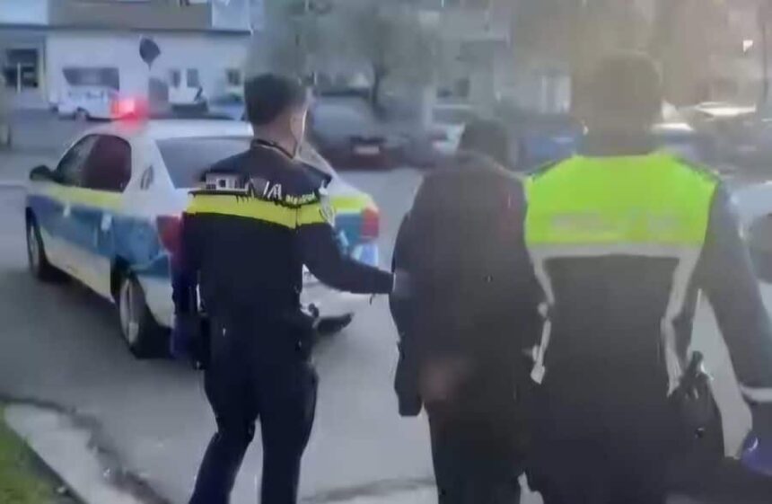 adolescenta lovita in cap cu manerul metalic al unui trafalet de un necunoscut intr un tramvai din craiova 69d768f885ba8