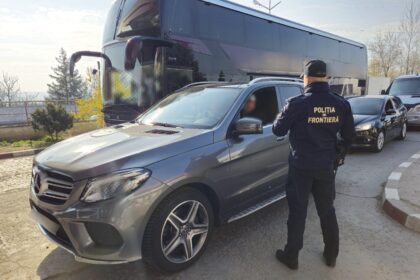 autoturisme furate si un urmarit international pentru trafic de migranti evenimente deosebite la frontiera de est in plin flux de paste 69e186ebe00e6