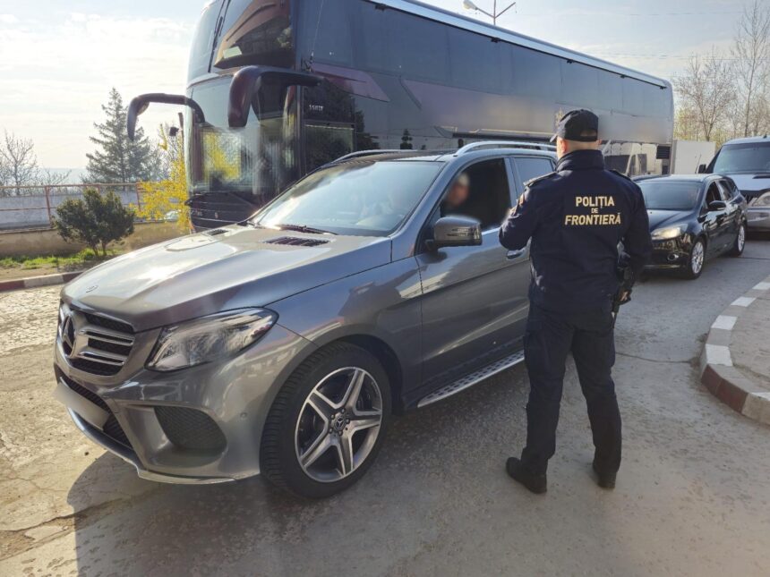 autoturisme furate si un urmarit international pentru trafic de migranti evenimente deosebite la frontiera de est in plin flux de paste 69e186ebe00e6