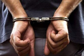 barbat arestat preventiv dupa ce a incercat sa violeze doua angajate ale unor sali de jocuri din pascani 69cd2dc45fc33