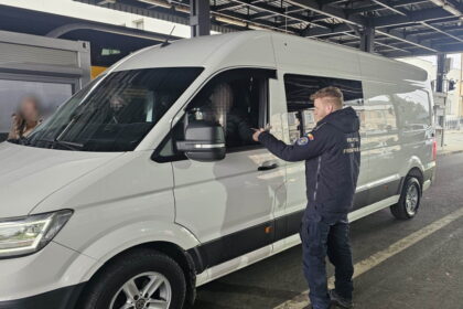 carte electronica de identitate falsa descoperita la trecerea frontierei spre romania 69cf5691eff54