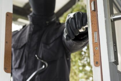 cel mai ghinionist spargator de case din judet din sapte lovituri la cinci nu s a ales cu nimic iar cel mai mult a furat 200 lei va sta insa 7 ani dupa gratii 69ec166284a1b