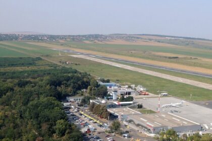 cj iasi scoate la licitatie trei terenuri din zona aeroportului platforma de combustibil hangar si acces la calea de rulare 69e96fe641345