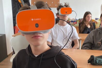 cum arata scoala viitorului lectii vr xr in piramidele egiptului si in interiorul corpului uman testate deja de elevii romani din scolile de stat 69f2db81f085f