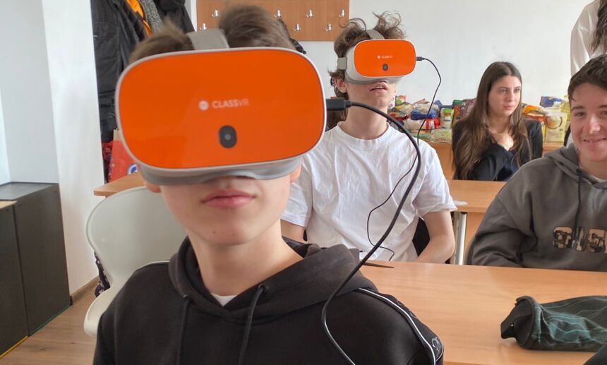 cum arata scoala viitorului lectii vr xr in piramidele egiptului si in interiorul corpului uman testate deja de elevii romani din scolile de stat 69f2db81f085f