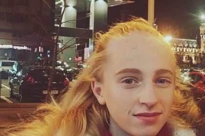 daca o vedeti pe aceasta minora anuntati imediat politia este disparuta de doua zile 69eb964017c85