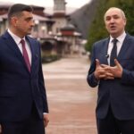 de la profesor respectat la voce de partid transformarea lui silviu gurlui in echipa lui george simion sunteti degeaba pupati mana unui sef mincinos si ii girati minciuna 69ee7feb5b059