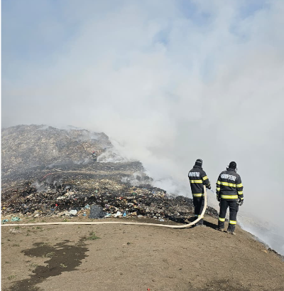 depozitul de gunoi tutora arde incontinuu de mai bine de 24 de ore cum ar putea fi stins incendiul in mod eficient fara eforturile supraomenesti ale pompierilor 69ef83afe047d