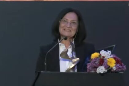 directoare de scoala e usor sa obtii progresul de la 9 la 10 stiti ce inseamna progresul copilului de la nota 4 la nota 5 69f0fd631c31f