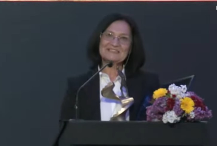 directoare de scoala e usor sa obtii progresul de la 9 la 10 stiti ce inseamna progresul copilului de la nota 4 la nota 5 69f0fd631c31f