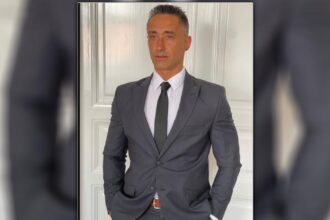 este din iasi si se numara printre cei mai cunoscuti actori de filme pentru adulti din europa mugurel cotan are o cariera impresionanta cu peste 300 de productii 69ee9c4958e00