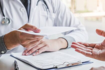 este sau nu o masura echiabila ca prima zi de concediu medical sa fie neplatita parerile medicilor ieseni sunt impartite au existat si concedii nejustificate 69dc3d4655e1b