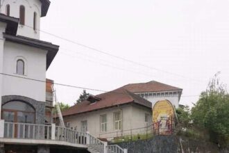 femeie gasita moarta in toaleta unei biserici din pitesti se pare ca s a sinucis 69e34d81dfdee