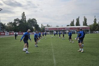 fotbal paste cu burta goala criza financiara acuta la politehnica iasi trei salarii restante ciudatenia de la centrul de copii si juniori 69e02e57e8752