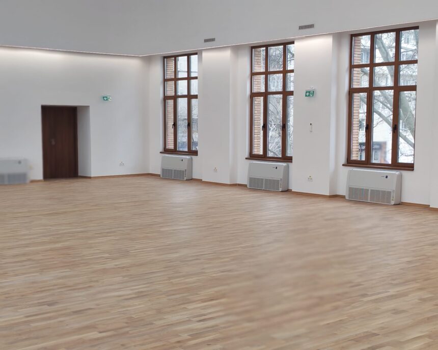 foto au fost finalizate lucrarile la prefectura iasi nu putea lipsi lucrarea unui dorel 69ce791ee46cc