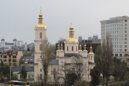 foto dupa ce a fost grav avariata de o furtuna anul trecut crucea uneia dintre turlele bisericii lipovenesti din iasi s a rupt de tot 69d73c3d1e779