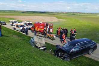 iasi impact violent intre doua autoturisme cel putin doua victime foto 69ea118e40f08
