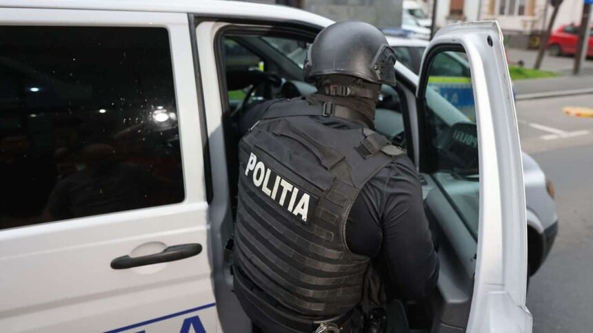 inca un barbat arestat in cadrul operatiunii calul troian el este acuzat ca a ajutat o persoana sa exploateze doua minore 69e9ddfa85e69