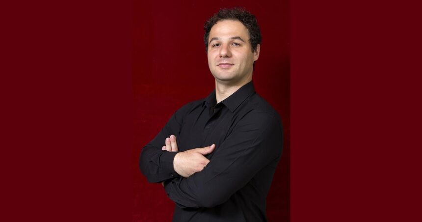 managerul operei din iasi de negasit la locul de munca e sef vine cand vrea 69d58fbf95d7d