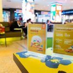 martea moca continua 11 la burger king mesopotamia jay bubble tea si surprize la cumparaturi 69de4cb452bbf 2