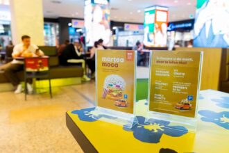 martea moca continua 11 la burger king mesopotamia jay bubble tea si surprize la cumparaturi 69de4cb452bbf 2