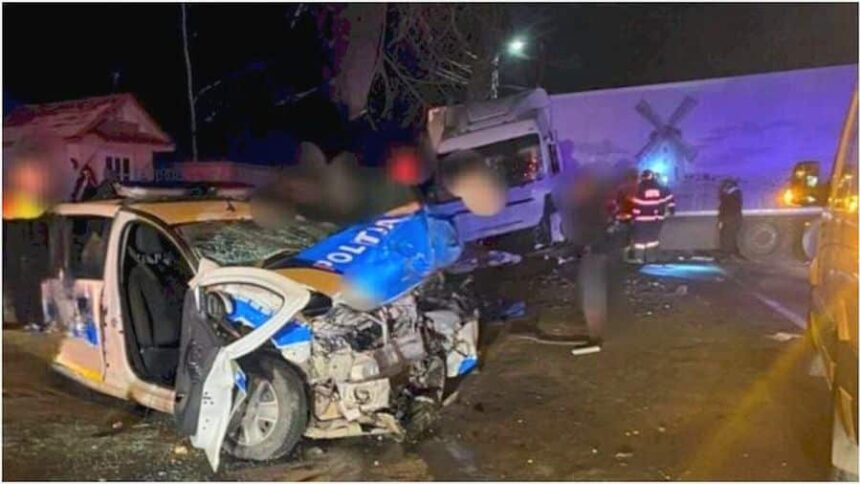 masina de politie facuta praf de un camion in buzau ambii ocupanti ai autospecialei au ajuns la spital 69e885769174f