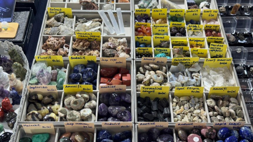 mineral expo la palatul culturii din iasi pietre semipretioase din mina cavnic brazilia india si madagascar 69d05c4360d06