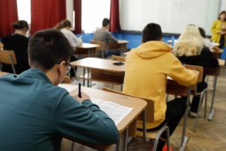 ministerul educatiei anunta rezultatele finale pentru simularea examenului de bacalaureat 69d7a0183d203