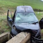 momentul in care o masina se izbeste violent de un cap de pod in vaslui soferul a murit iar fiica lui este in stare grava video 69d0c36f52c17