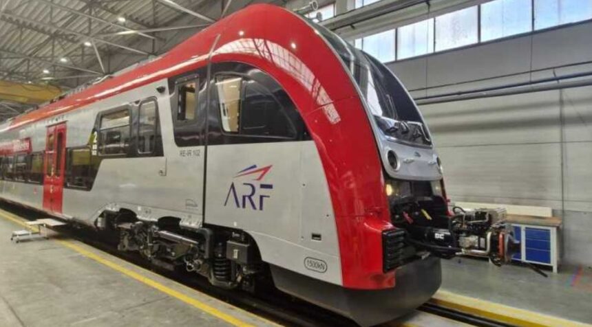 noi trenuri moderne cumparate de romania cate vor trece prin iasi 69e8f8617168f