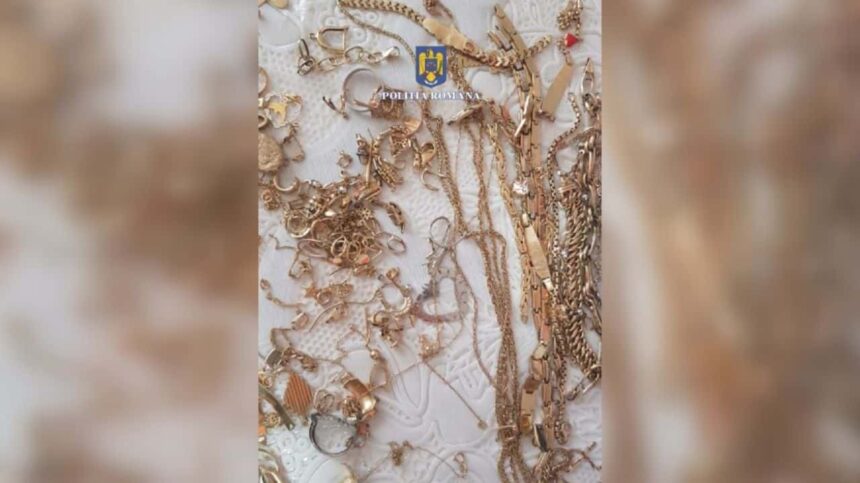 patru persoane au trimis timp de un an aur prin curierat peste 28 de kilograme de bijuterii descoperite de politisti 69cc576aa1cfb